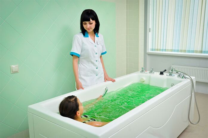 Léčebná koupel je účinným postupem při léčbě artrózy