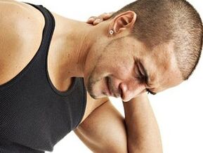 Jak se projevuje osteochondroza krční páteře